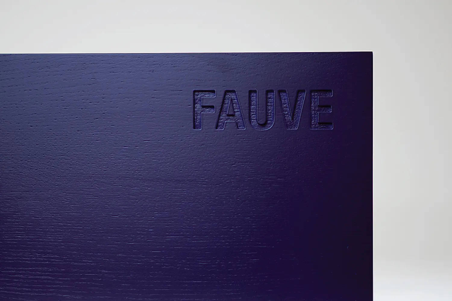 FAUVE ©2012 Solid oak, mauve lacquer finish / 40cm x 28cm x 12cm