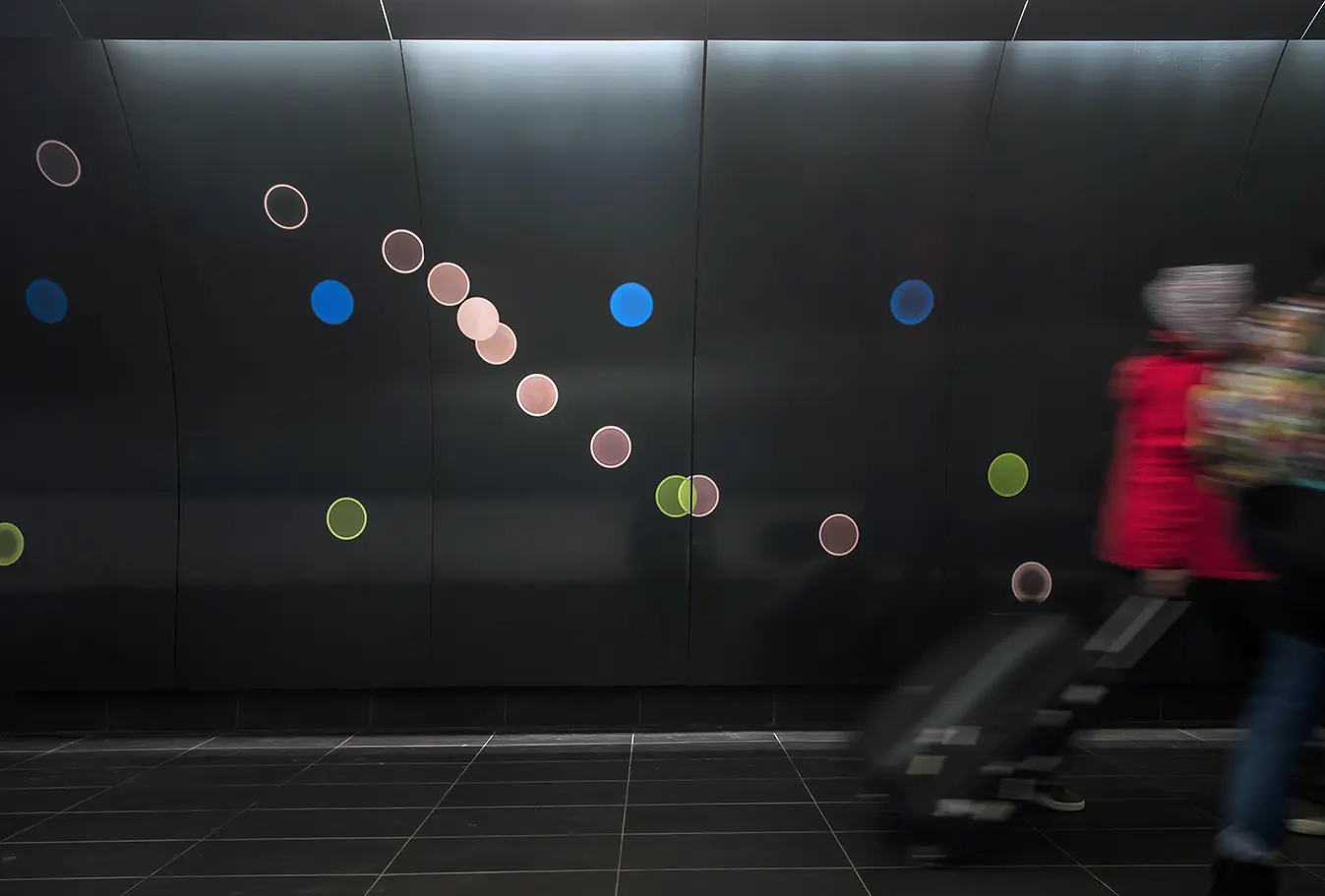 <b>ET TOI LÀ, ATTRAPE TON ÉTOILE</b> ©2017 ©RATP Mural display / CDG station Paris / 50m